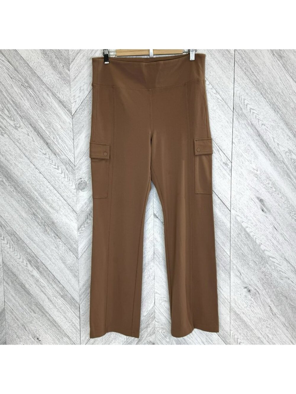 ATHLETA Delancey Straight Cargo Pants Size Large Rustic Beige Brown 31" Inseam